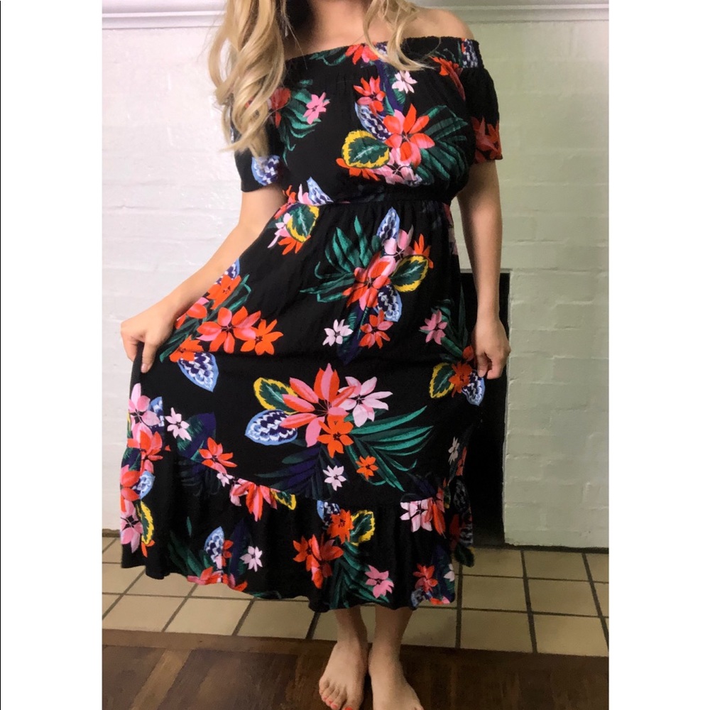 EUC Old Navy Off the Shoulder Dress